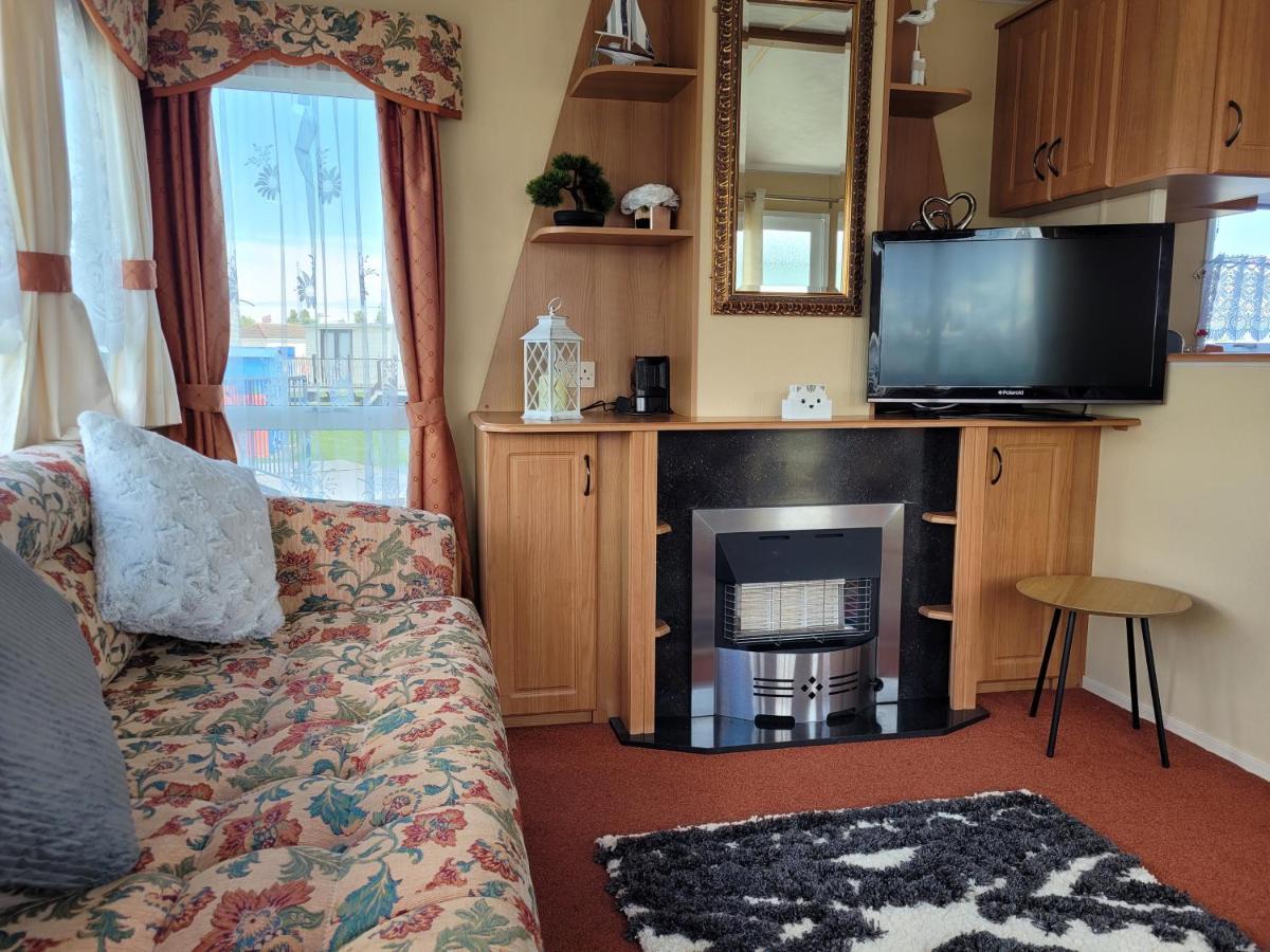 6 Berth On Millfields Apartment Инголдмелс Екстериор снимка